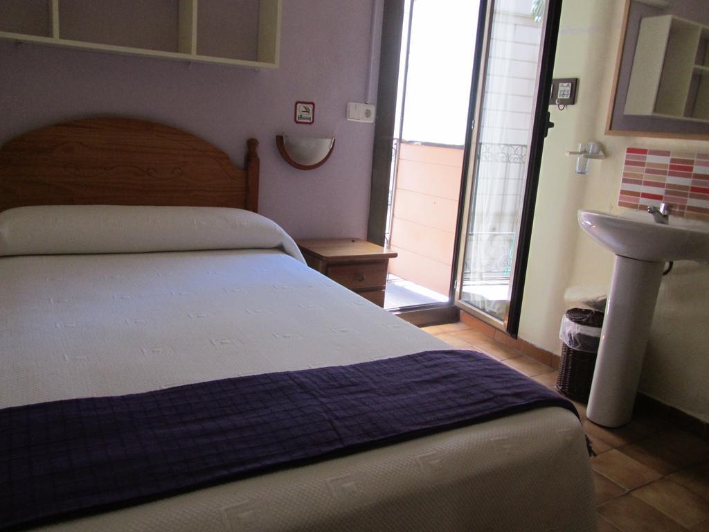 Pension Alamar Barcelona Exterior photo